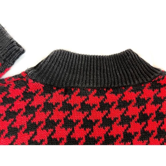 OnCall Houndstooth Mock Neck Sweater | Red & Black Vintage - Picture 6 of 8